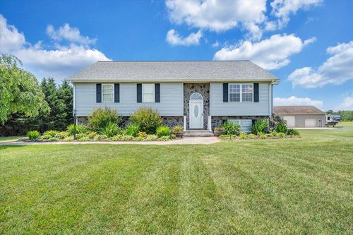2265 Meadors Spur Rd, Moneta, VA, 24121-5699 | Card Image