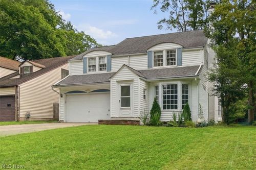 3246 Rumson Rd, Cleveland Heights, OH, 44118-1239 | Card Image
