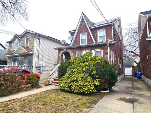 100-15 202nd St, Hollis, NY, 11423-3420 | Card Image