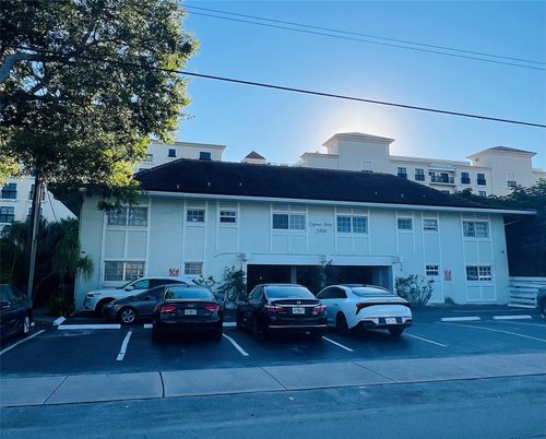 apt-11-2404 Ne 33rd Ave, Fort Lauderdale, FL, 33305-1876 | Card Image