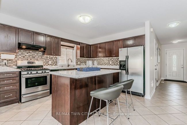 135 Harding St, House other with 3 bedrooms, 3 bathrooms and 1 parking in Kitchener ON | Image 9