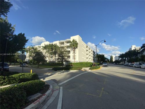 apt-405-1401 Bay Rd, Miami Beach, FL, 33139-3782 | Card Image