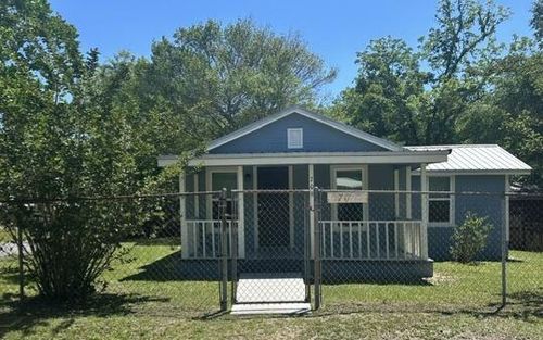 709 S 11th St, Defuniak Springs, FL, 32435-3327 | Card Image