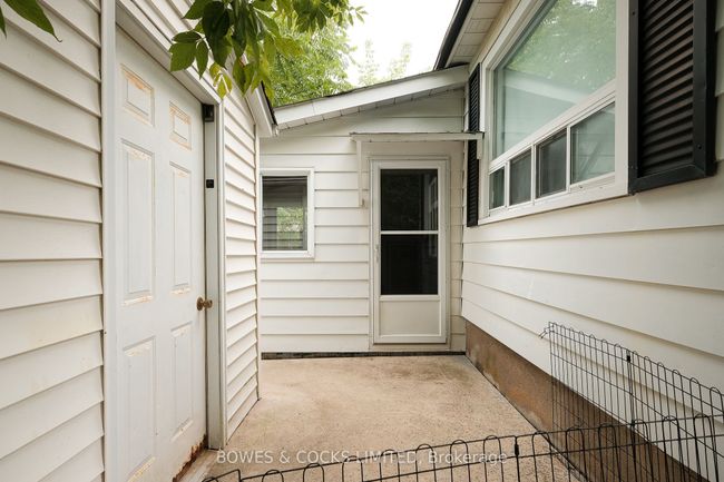 717 3 Rd Ave, House other with 3 bedrooms, 2 bathrooms and 2 parking in Peterborough ON | Image 30