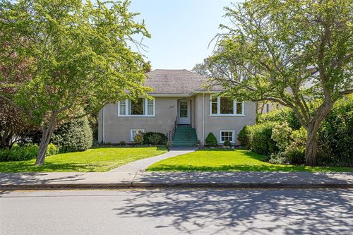 865 St. Patrick St, Oak Bay, BC, V8S4X7 | Card Image
