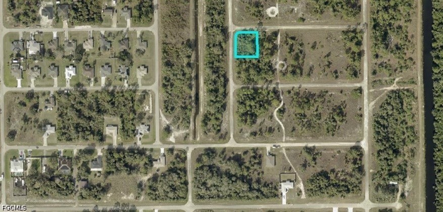 Land in Lehigh Acres 2
