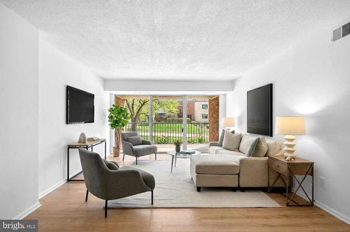 117-1300 Army Navy Dr, ARLINGTON, VA, 22202-2021 | Card Image