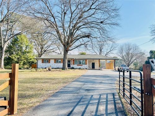 945 Jones Mill Rd, cartersville, GA, 30120-2316 | Card Image