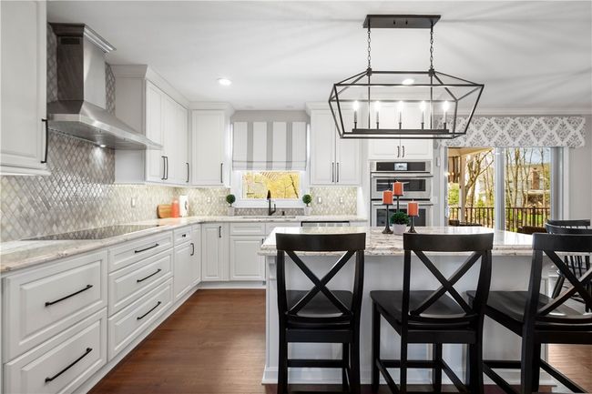 204 Elmhurst Cir, House other with 4 bedrooms, 4 bathrooms and 2 parking in Cranberry Township PA | Image 8