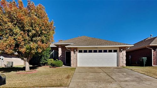 21886 Pioneer Cir, Edmond, OK, 73012-3291 | Card Image