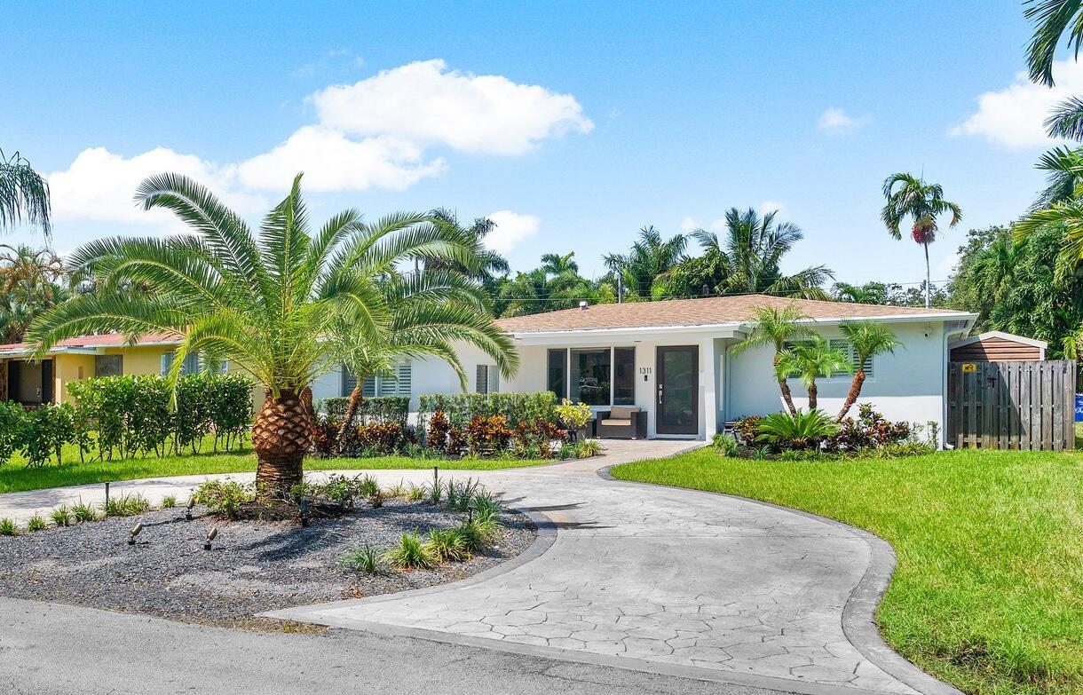 Dewey St, Hollywood, FL 33019