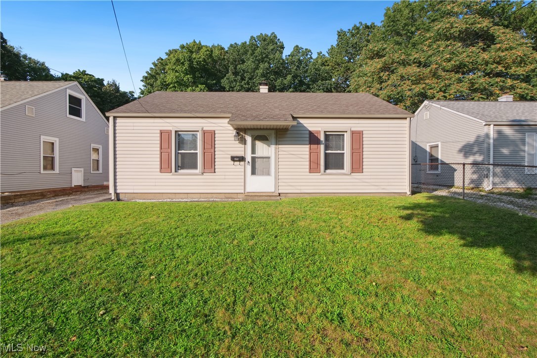 Edgebrook Ave, Akron, OH 44312