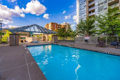 1601 - 2978 Glen Dr, Condo with 2 bedrooms, 2 bathrooms and 1 parking in Coquitlam BC | Image 1