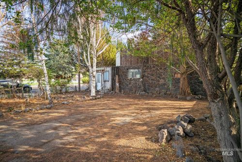 368 N Idaho St, Wendell, ID, 83355-5036 | Card Image