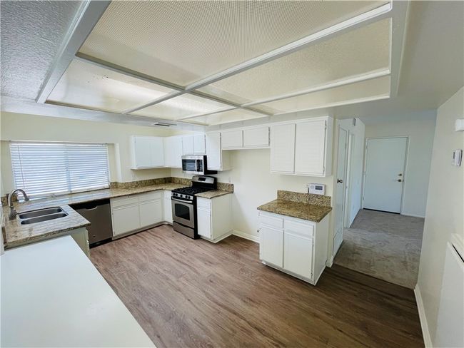 25020 Jutland Dr, House other with 3 bedrooms, 3 bathrooms and 2 parking in Hemet CA | Image 19