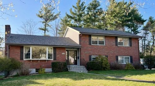 19 Harvest Ln, Hingham, MA, 02043-4233 | Card Image