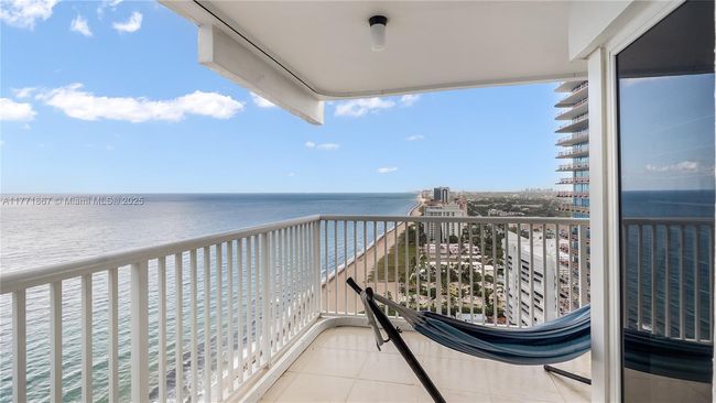 APT-2801 - 1370 Ocean Blvd, Condo with 2 bedrooms, 3 bathrooms and null parking in Pompano Beach FL | Image 5