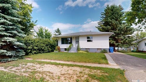 207 Lonsdale St, Wawota, SK, S0G0G1 | Card Image