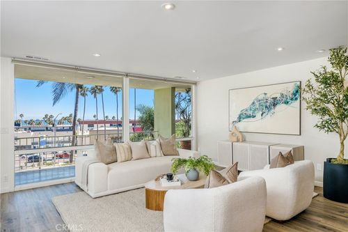 402-3901 E Livingston Dr, Long Beach, CA, 90803-2766 | Card Image