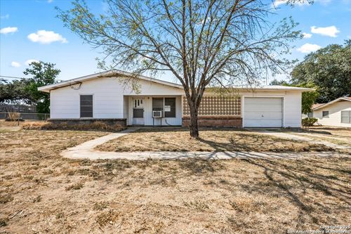 19239 Mcdonald St, Lytle, TX, 78052-3644 | Card Image