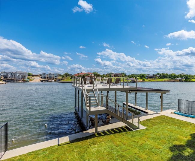 2 kayaks, 1 paddle board. Excellent fishing and boating year round. | Image 37