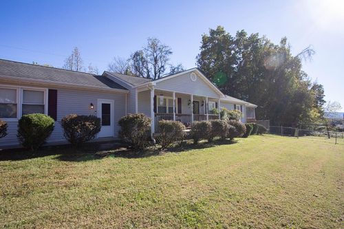 210 Evergreen Dr, Irvine, KY, 40336-1116 | Card Image