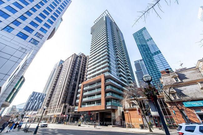 318 - 8 Mercer St, Condo with 1 bedrooms, 1 bathrooms and null parking in Toronto ON | Image 4