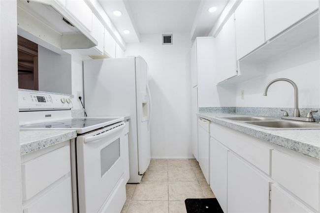 APT-213 - 4411 Shady Terrace Ln, Condo with 2 bedrooms, 2 bathrooms and null parking in TAMPA FL | Image 5