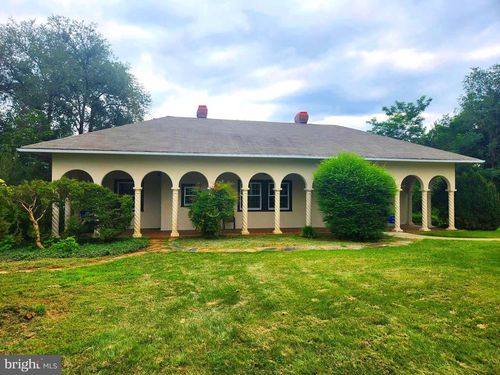 422 Laura Virginia Hale Pl, Front Royal, VA, 22630-3311 | Card Image