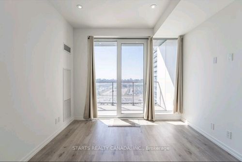 1007-1000 Portage Pky, Concord, ON, L4K0L1 | Card Image