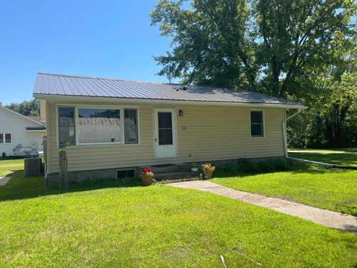 321 W Michigan St, Lake City, MN, 55041-1912 | Card Image