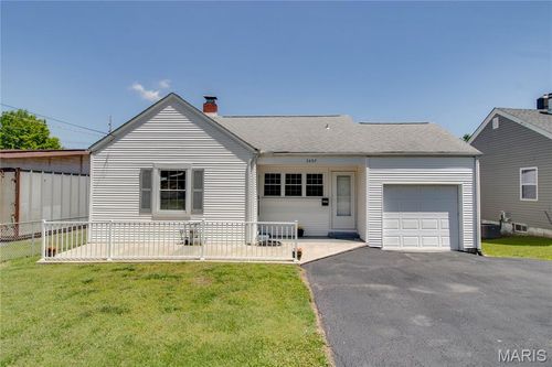 3407 Milton Dr, Alton, IL, 62002-2023 | Card Image