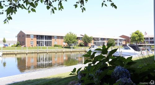 204 Milligan Rd, West Babylon, NY, 11704-8212 | Card Image