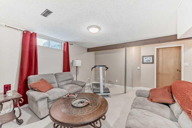 440 Cantrell Drive Sw, Home with 3 bedrooms, 1 bathrooms and 4 parking in Calgary AB | Image 44