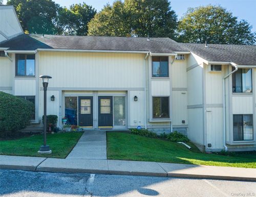 5 Hammond Plz, Beacon, NY, 12508-3139 | Card Image