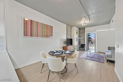 433-353 E Bonneville Ave, Las Vegas, NV, 89101-6622 | Card Image