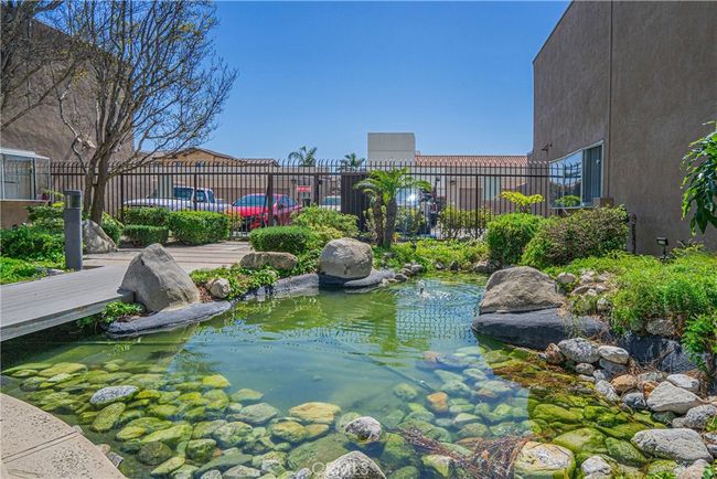 10712 Knott Ave, Condo with 2 bedrooms, 2 bathrooms and 2 parking in Stanton CA | Image 20