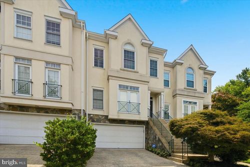 4018 Dogberry Ln, FAIRFAX, VA, 22033-3247 | Card Image