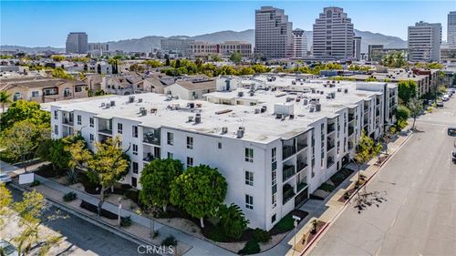 118-500 S Jackson St, Glendale, CA, 91205-1198 | Card Image