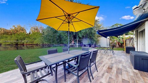 105 N 31st Ave, Hollywood, FL, 33021-7001 | Card Image