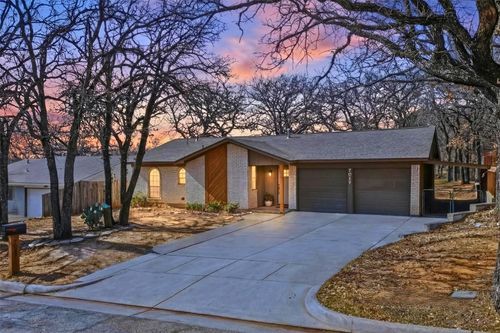 7017 Crabtree Ln, North Richland Hills, TX, 76182-3506 | Card Image