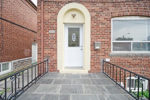 2055 Eglinton Ave W, York, ON, M6E2K4 | Card Image