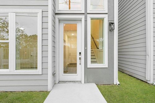 6713 Saint Augustine St, Houston, TX, 77021-4834 | Card Image