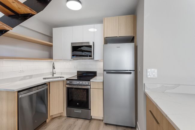 APT-28F - 6166 N Sheridan Rd, Condo with 1 bedrooms, 2 bathrooms and 4 parking in Chicago IL | Image 6