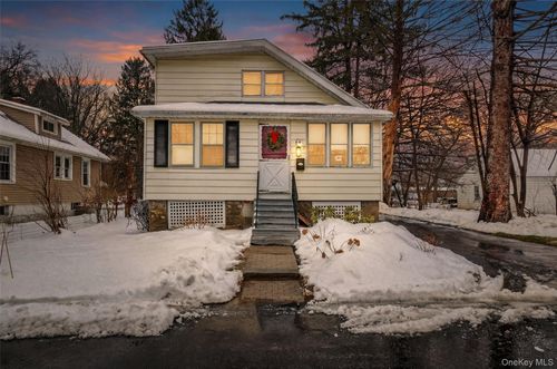 5 Miller Pl, Poughkeepsie, NY, 12601-1230 | Card Image