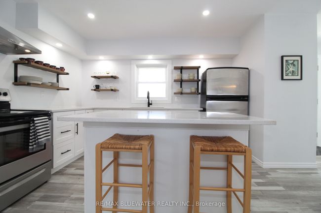 45 John St N, House other with 3 bedrooms, 2 bathrooms and 4 parking in Zurich ON | Image 13