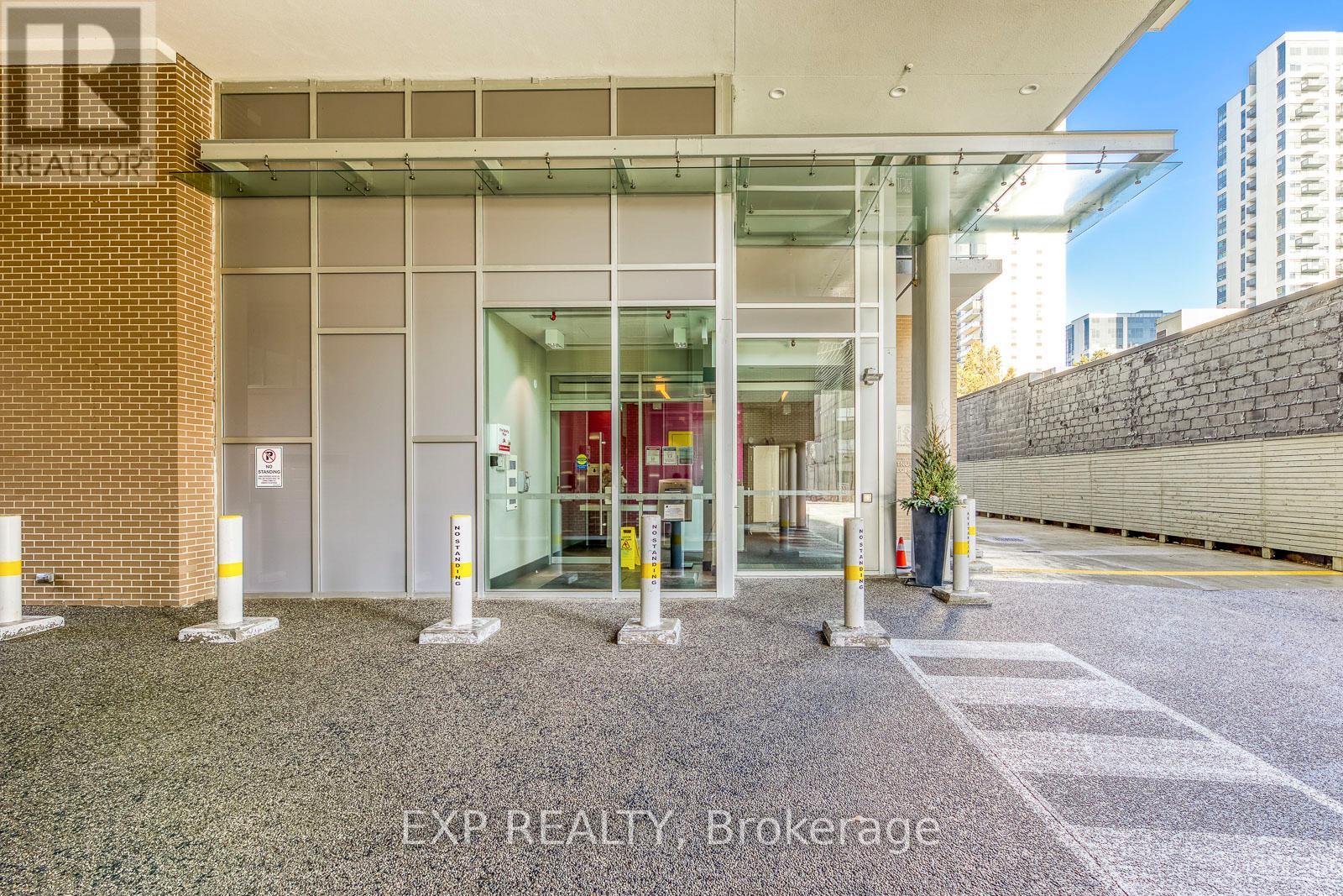 Residential in Toronto (Mount Pleasant West) 3