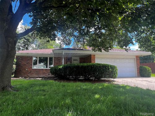 3582 Paddington Drive, Troy, MI, 48084 | Card Image
