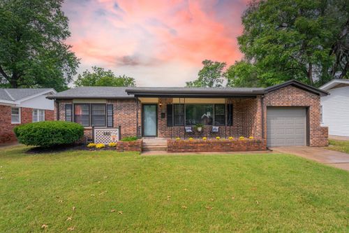 181 Sunset Ave, Haysville, KS, 67060-1517 | Card Image