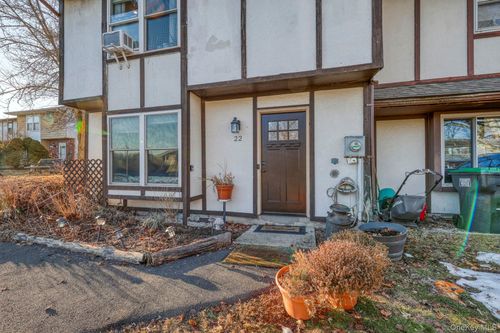 22 Red Barn Ln, Middletown, NY, 10940-2602 | Card Image